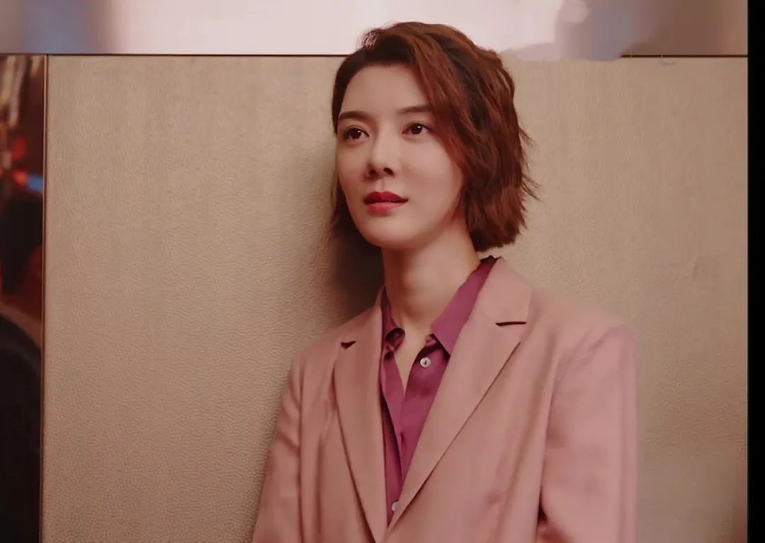 《亲爱的自己》车晓实力成就角色 多面女总裁令人回味无穷