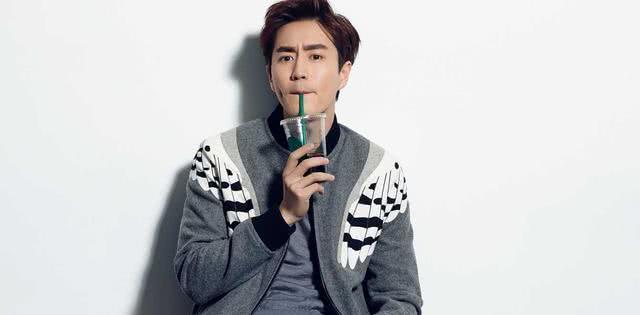 还记得那个在《大丈夫》中姐弟恋暖男赵康吗?