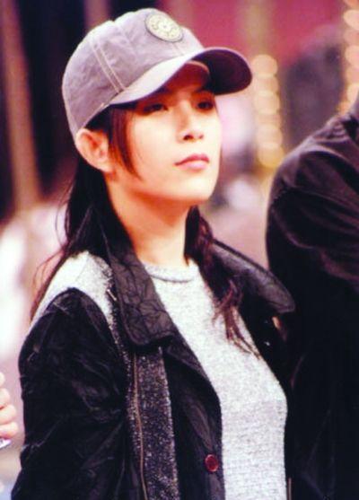 潘美辰唱《我想有个家》,可她与哥哥,兄妹俩不嫁不娶伴父母终老