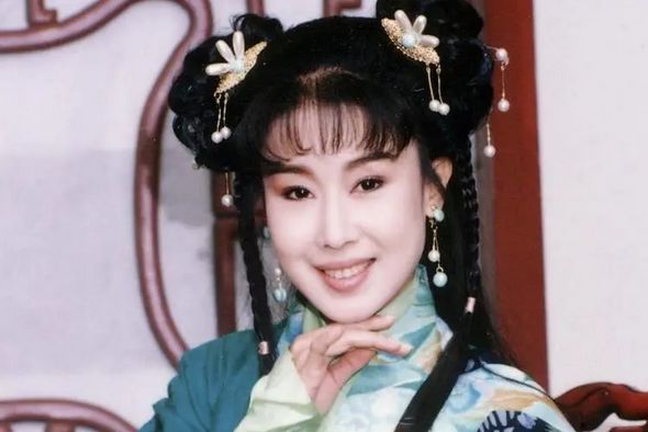 《新白娘传奇》"碧莲":恋爱28年被骗家产,62岁靠复出成这