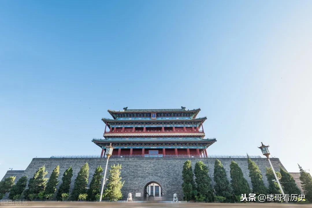 李景隆等引兵数十万围北平城.