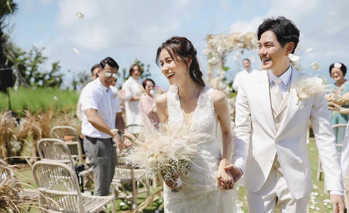 萧正楠放闪晒和老婆休闲一刻照片,网友:动作真快