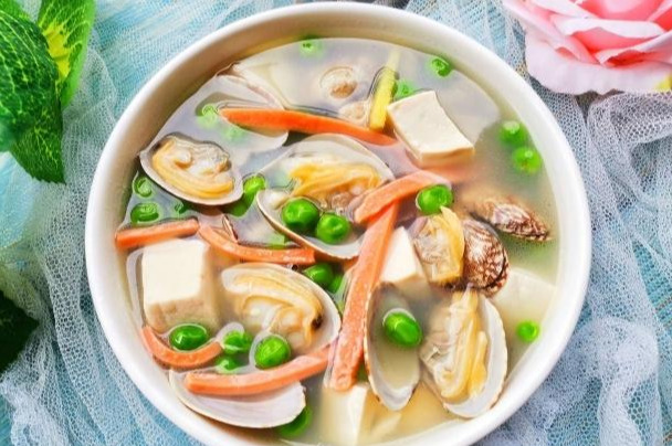 鲜美好喝的花甲豆腐汤营养补钙简单快手