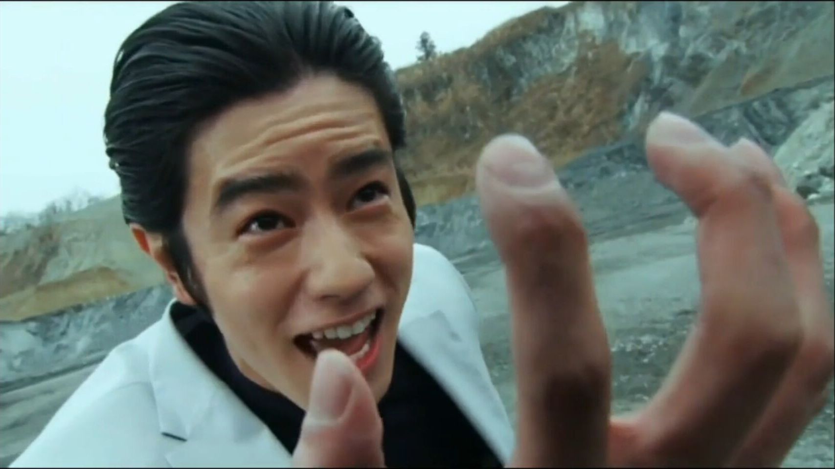 虾饺从那一刻开始,各种的颜艺笑容以及各种的魔性表情,真的是成为了一