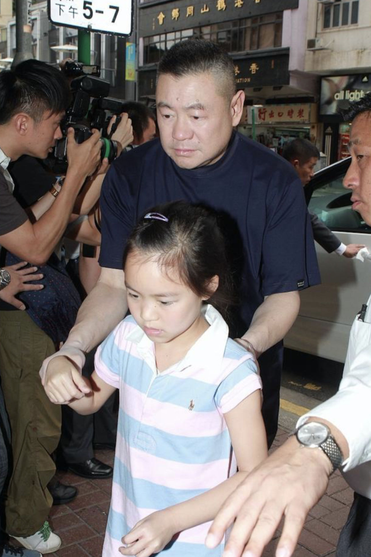 刘秀盈罕晒与刘銮雄合照,回味父女趣事隔空示爱,吕丽君大方点赞