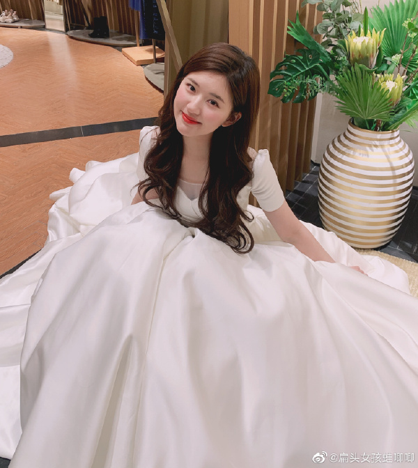 赵露思晒plog告别顾胜男休闲区蓝鸢梦想 - Www.slyday.coM 赵露思晒plog告别顾胜男休闲区蓝鸢梦想 - Www.slyday.coM