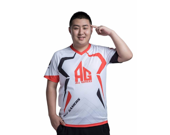 cf:70kg拿到的荣誉也太多了吧,如今依然在发光发热