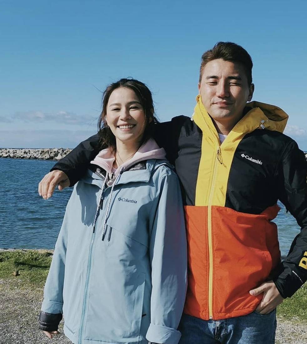 萧正楠放闪晒和老婆休闲一刻照片,网友:动作真快