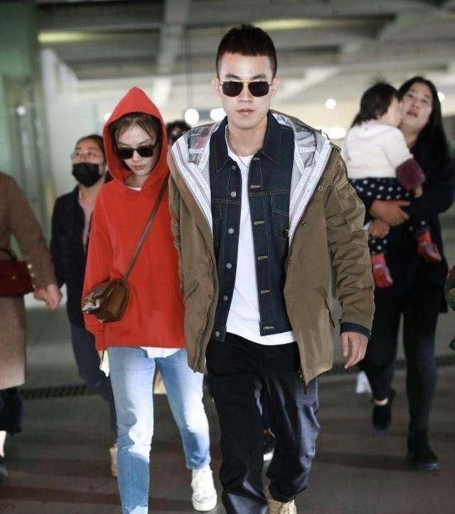 春节后谭松韵欧豪春节后开心出门被爆料否认谭松韵方假