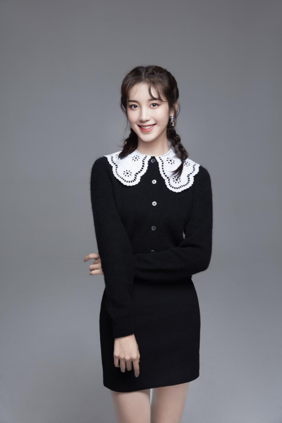 德漾娱乐徐婉婷写真清新乖巧 《酒店实习生》新剧获赞