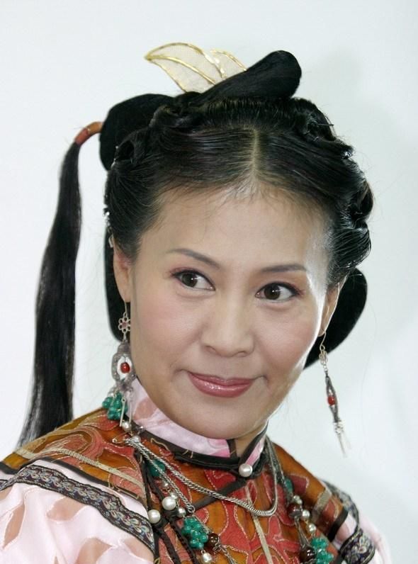 《巴哥正传》贫嘴的人,能让艰苦的日子开出花来