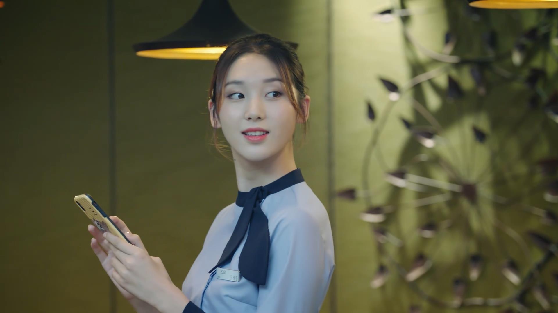 酒店实习生正在热播德漾娱乐徐婉婷高颜值获赞