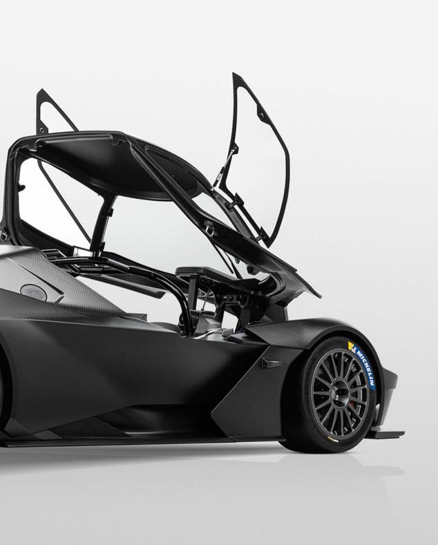 ktm推出全新公路赛车 x-bowgtx仅重1048公斤