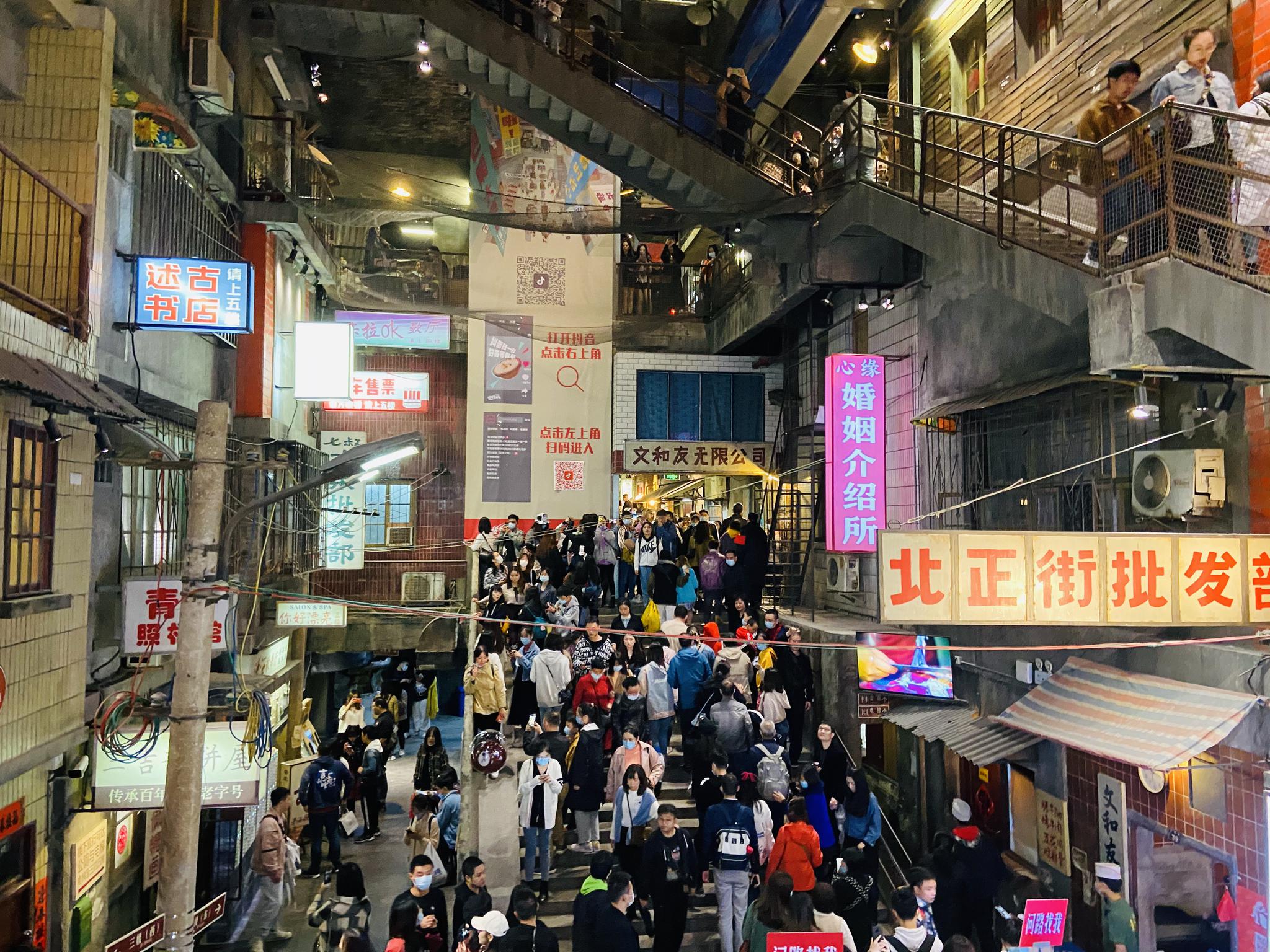 长沙“三大美食排队王”黄金周刷新纪录 湘菜网红指数暴增