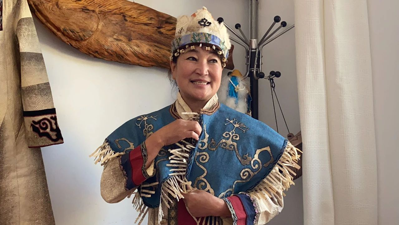 半月谈 | 遥远的北方,有一个"鱼皮部落"|鱼|赫哲族|赫哲_新浪新闻