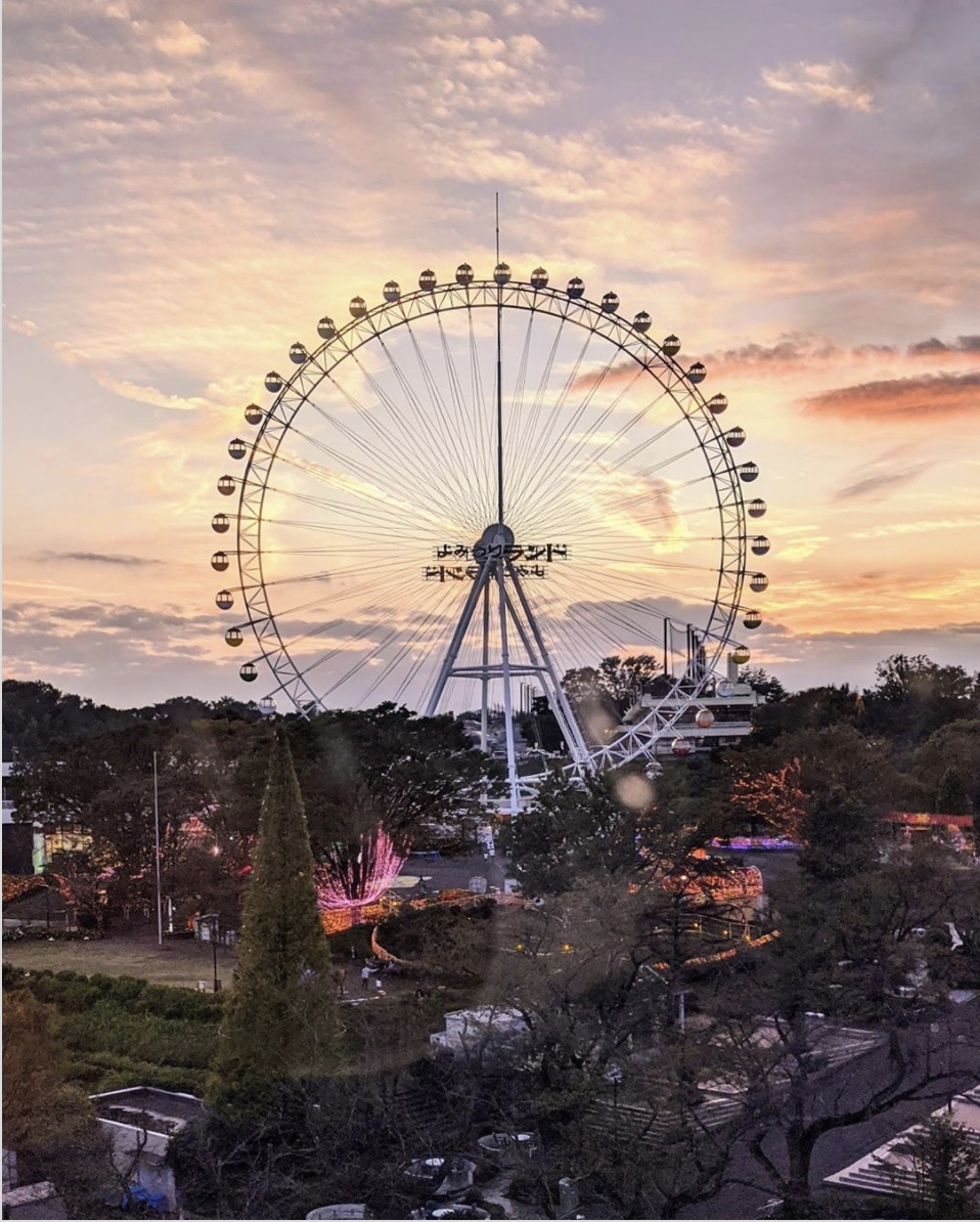 从摩天轮的顶端可以看到富士山和东京的摩天大楼。 资料图