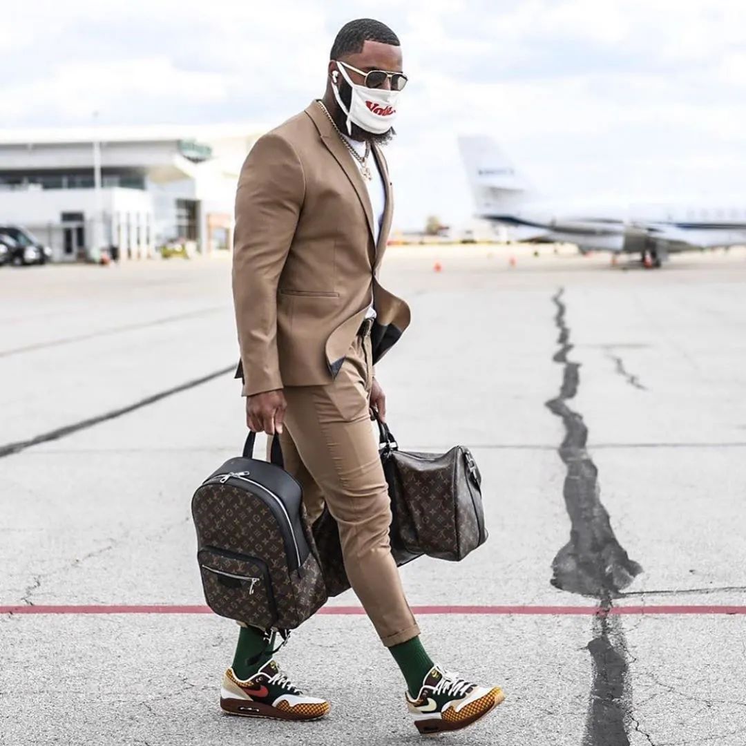 nike air max 1 susan missing link袜子配球鞋配西装再来一套lv,金钱