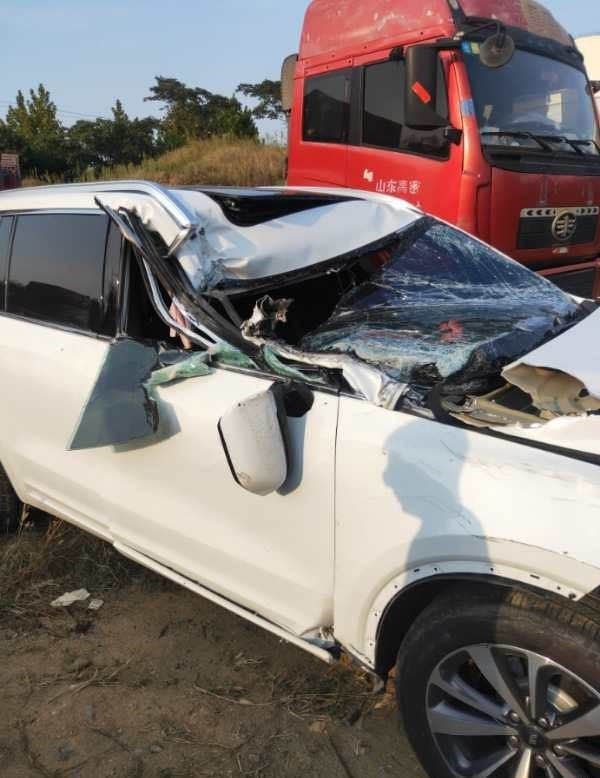 撞车致A柱断裂安全气囊却无一弹出？理想汽车回应车主“炮轰”