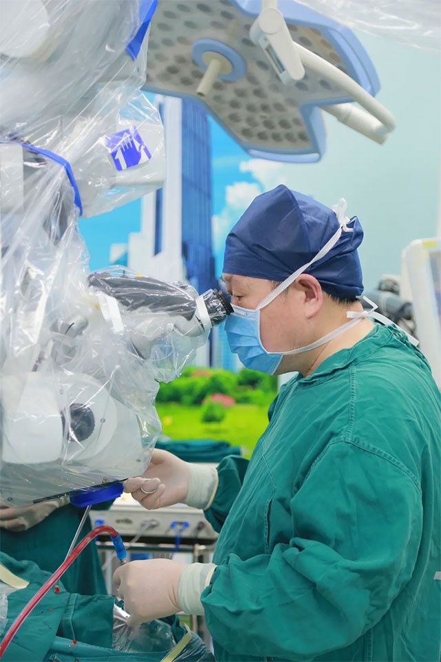 视觉异常误以为眼疾 神外李士其教授经鼻蝶入路微创术巧取垂体瘤