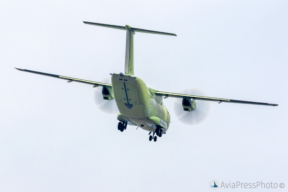 载重仅5吨,麻雀虽小五脏俱全|伊尔|载重|军用运输机_新浪新闻