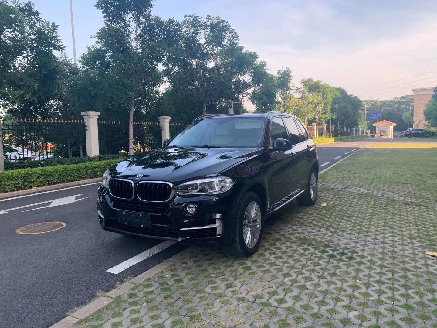 18款宝马x5售价28万,外观时尚动感,又不失优雅与时俱进