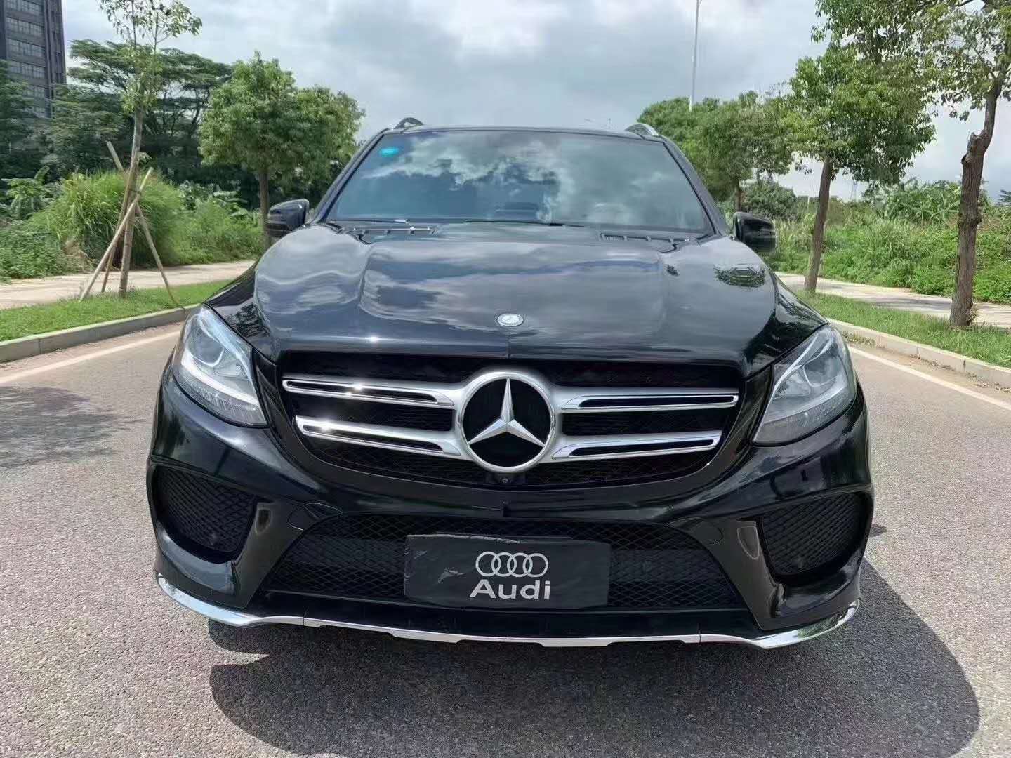 准新2019年奔驰gle400售价28万,凸显出其尊贵的身份