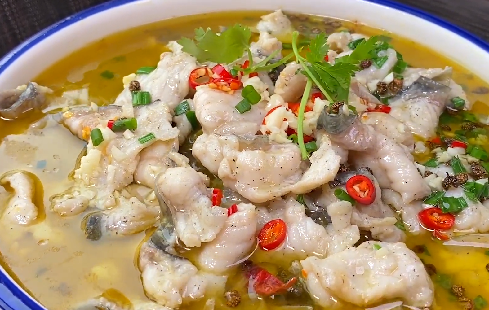 酸菜鱼你真的会做吗很多人第一步就做错了老左教你正确做法