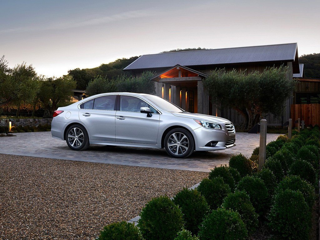 最良心的日系纯进口轿车,标配全时四驱,高速稳如牛,20.48万