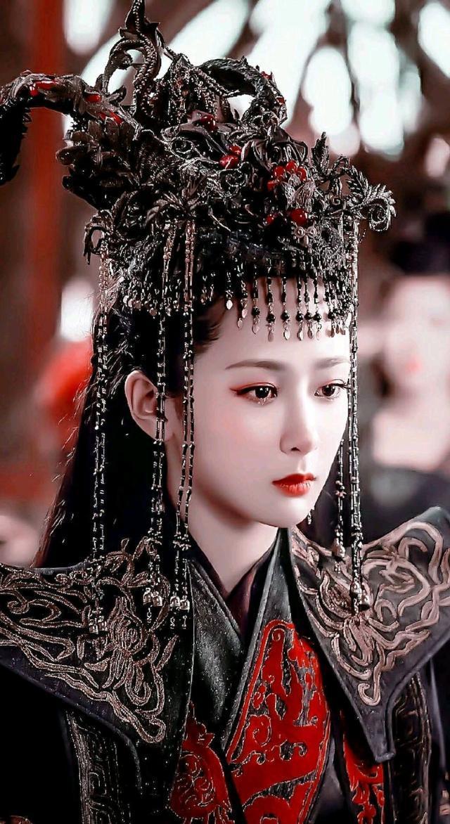 在古装剧里也不是谁演的角色越好看越好,而是你能够将这个