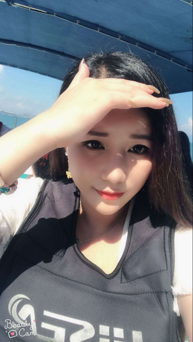 对罗云琦来说形象太合适了,要是换个身材干瘪的女演员,就根本达不到