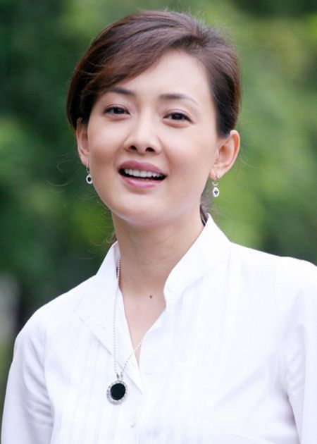 曾9次上央视春晚,嫁富豪老公恩爱22年,今46岁仍美如20岁少女