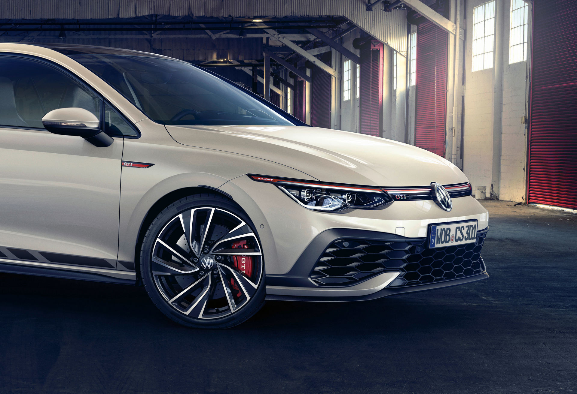 输出300匹 新一代大众高尔夫gti clubsport