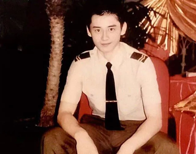 站在王一博边上,钱枫仿佛加了大头特效,他已放弃身材管理?