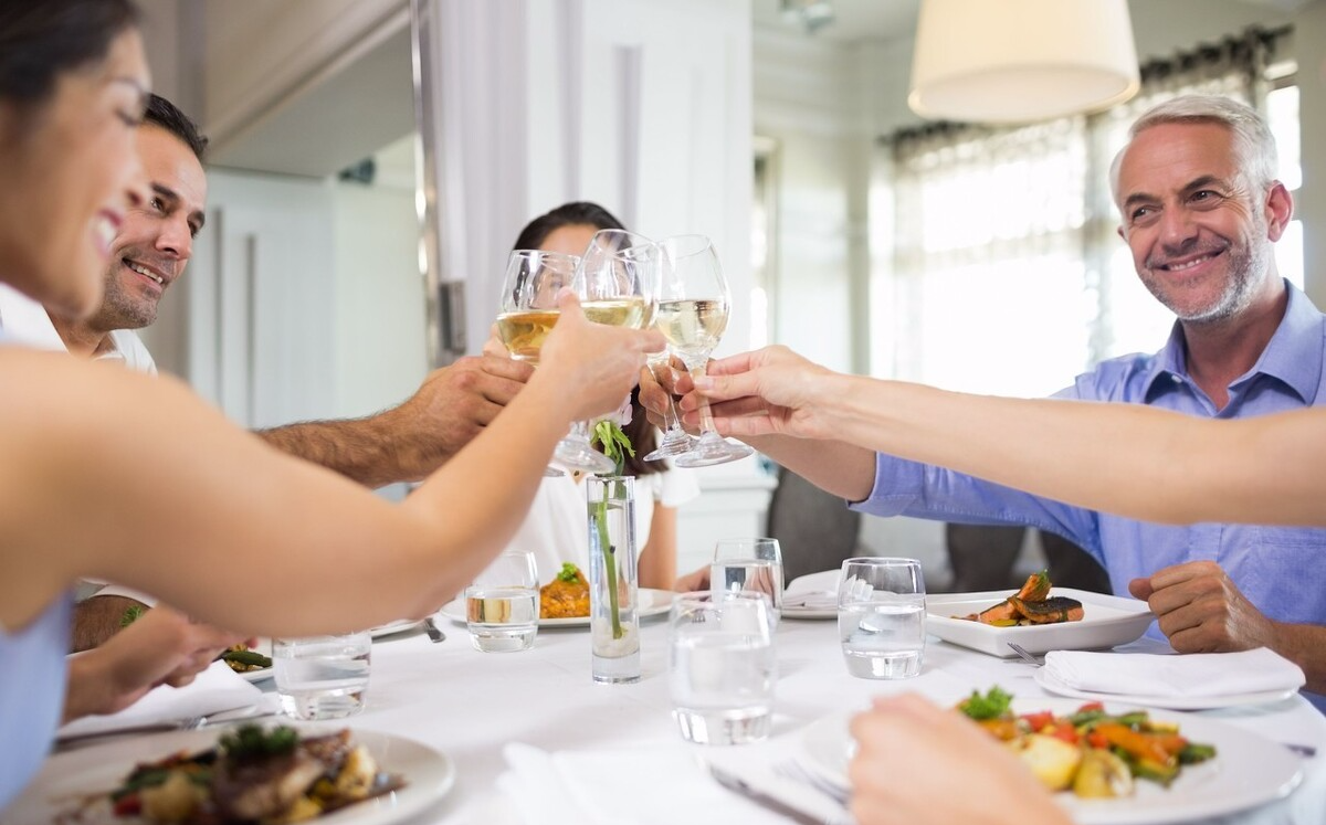 职场应酬,从不主动敬酒的4种人,看看有没有你|酒局|职场|领导_新浪