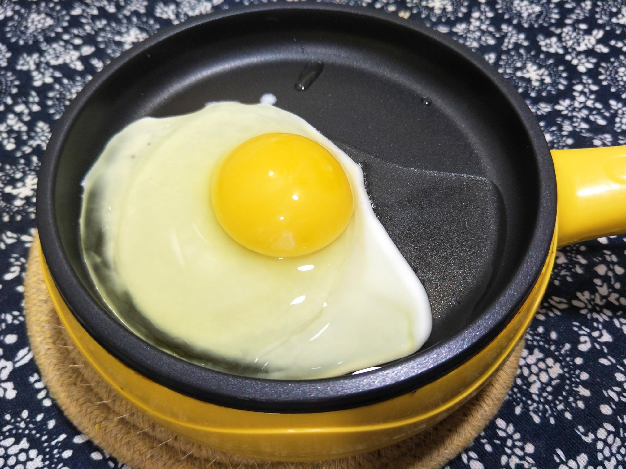 油煎荷包蛋,冷油下锅还是热油下锅?都错了,这样煎才正确