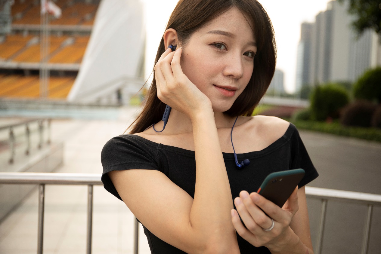 沉浸浑厚低频铁三角cks550xbt蓝牙耳机出行体验