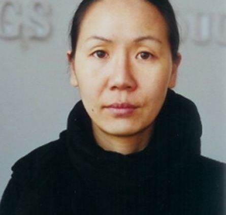 她被称"母亲专业户",其貌不扬远嫁国外,如今成酒庄老板娘