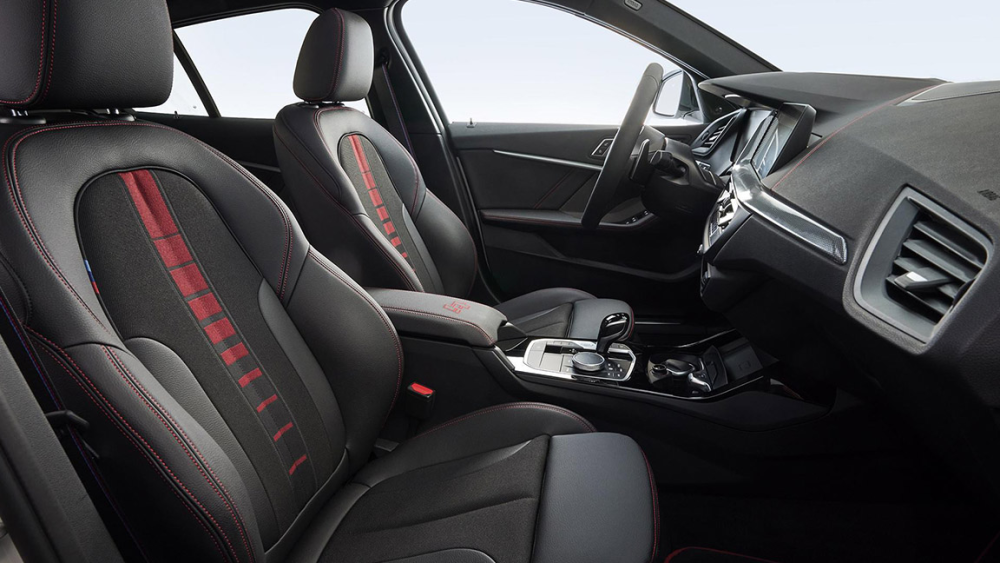 宝马最便宜小钢炮来了!2.0t 6秒破百,内饰更有运动属性