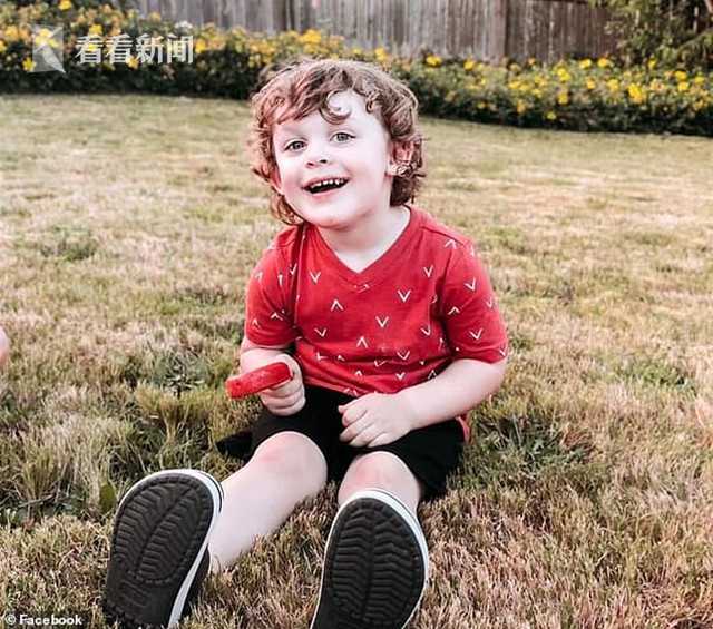 看看新闻|父母床头柜翻出手枪 3岁男童把玩不慎爆头惨死