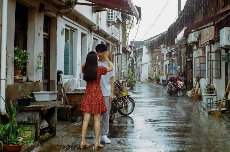 最美的不是下雨天是曾与你躲过雨的屋檐 | 投稿作品