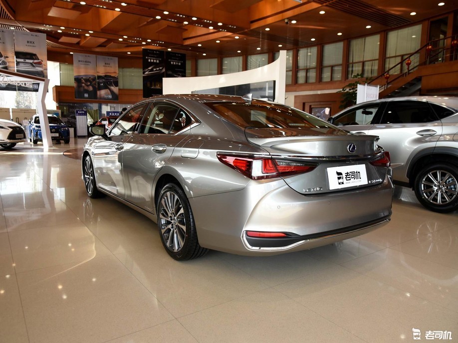 只要钱到位es也不肉小哥带你看雷克萨斯es300h