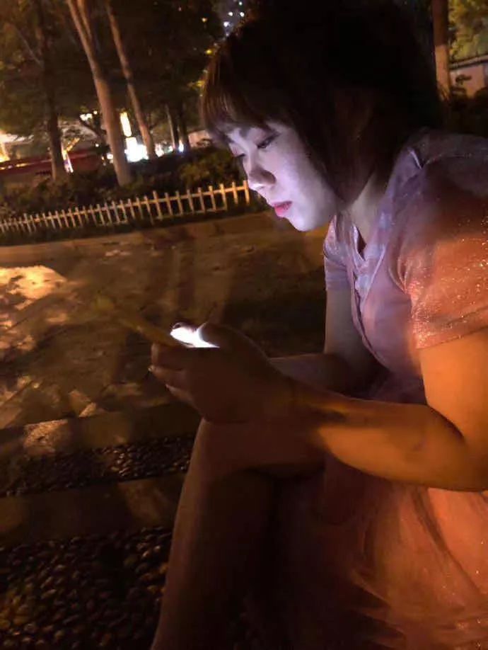 奔现翻车狗血现场：妹子已到车站，却因为视频被拉黑？！休闲区蓝鸢梦想 - Www.slyday.coM