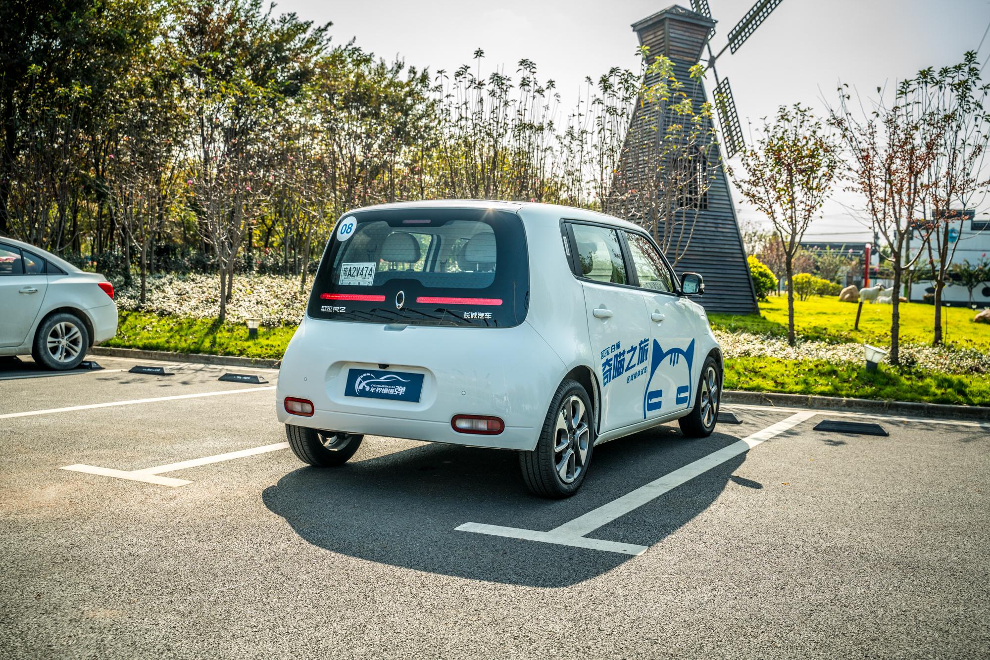 全面评测欧拉白猫,可盐可甜的它真的是年轻人首选纯电小车?-新浪汽车