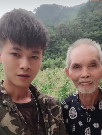 许华升从一无所有到现在身价过亿同时被评为十大新青年
