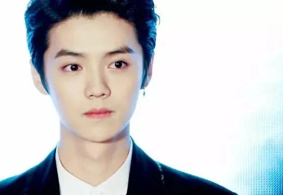 被传隐婚的男明星不是只有朱一龙还有鹿晗钟汉良