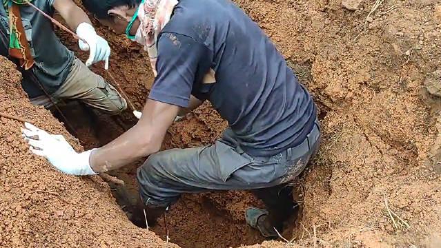 被怀疑对侄女施咒,印度八旬男子惨遭多名亲戚活埋 更可怕的是……