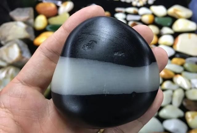 克价过万的青花籽料长什么样?答案是