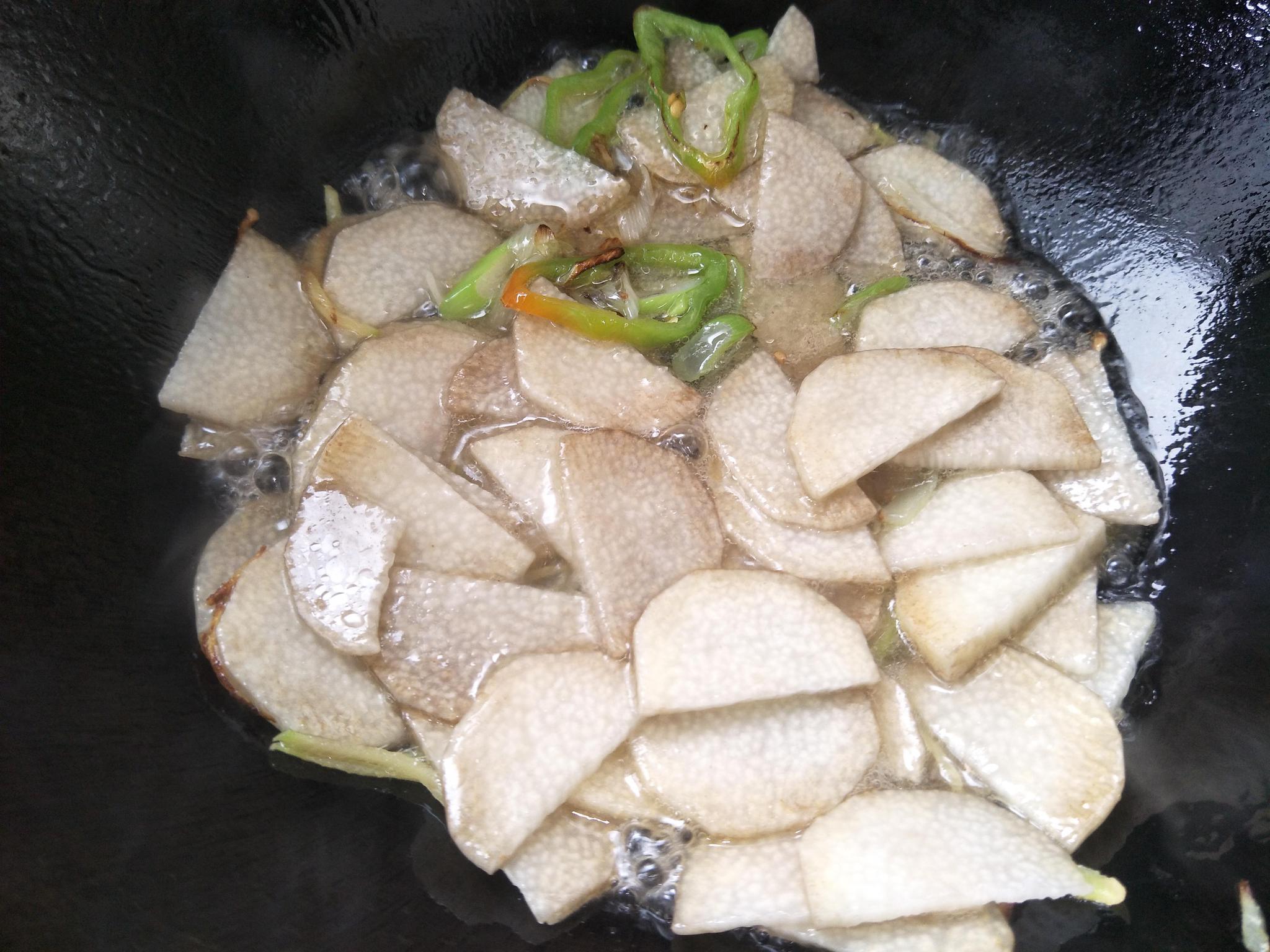 炒山药时总是不脆又发黑教你1招山药又白又脆超好吃