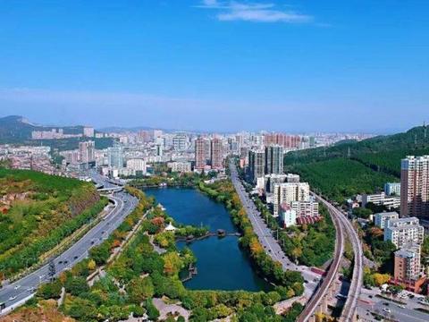 荆门有一县市，被誉为“鄂中绿宝石”，有着众多自然景点环境优美|绿宝石|荆门|景点_新浪新闻