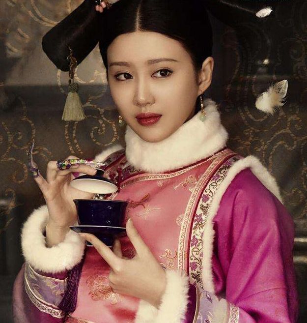 她是出身包衣的通房女子,一生宠辱不惊豁达通透比丈夫乾隆还长寿